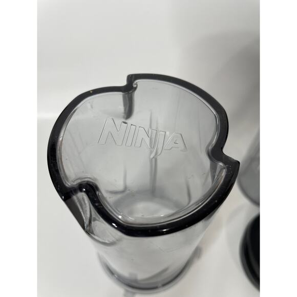 3 Ninja OEM cups with sip and go flip top lids - Picture 9 of 9